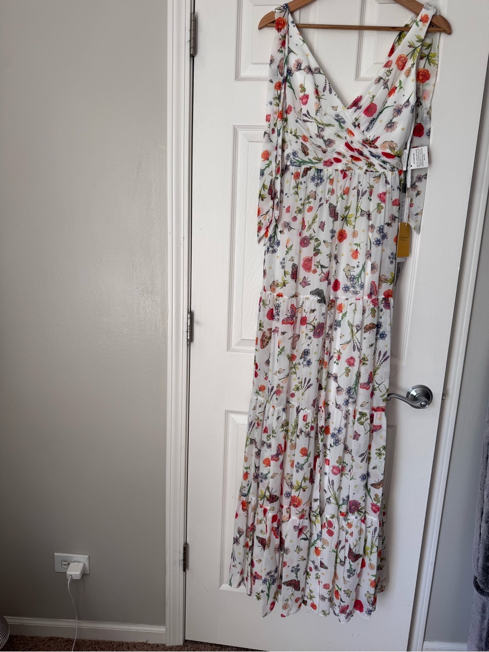 Mac Duggal White Floral V-Neck Maxi Dress